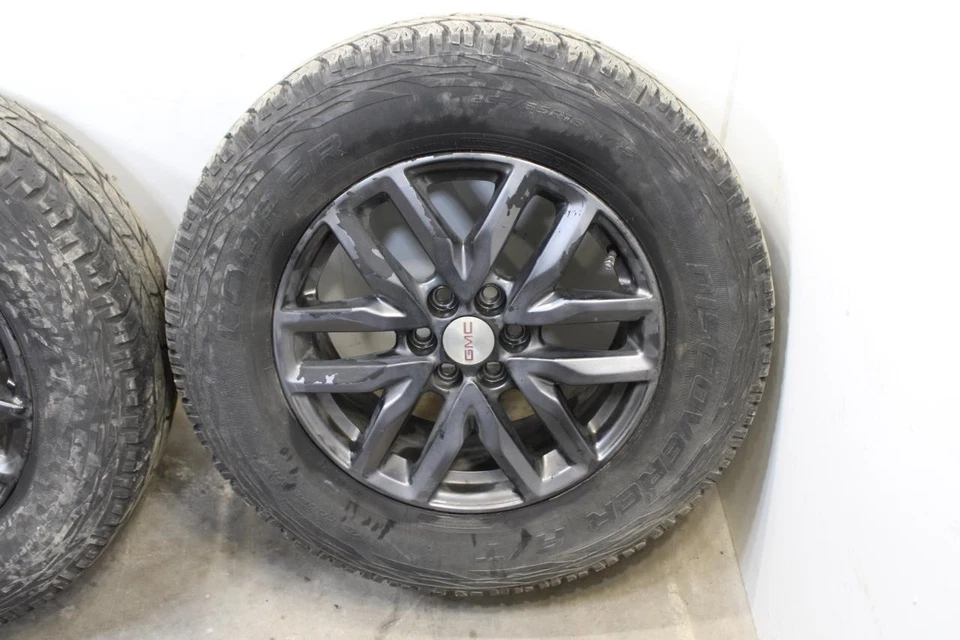 2017-19 GMC Acadia SLT-1 Wheel Tire Cooper Discover A/T 265/65R18 Set 4 84760166 - Image 4 of 4