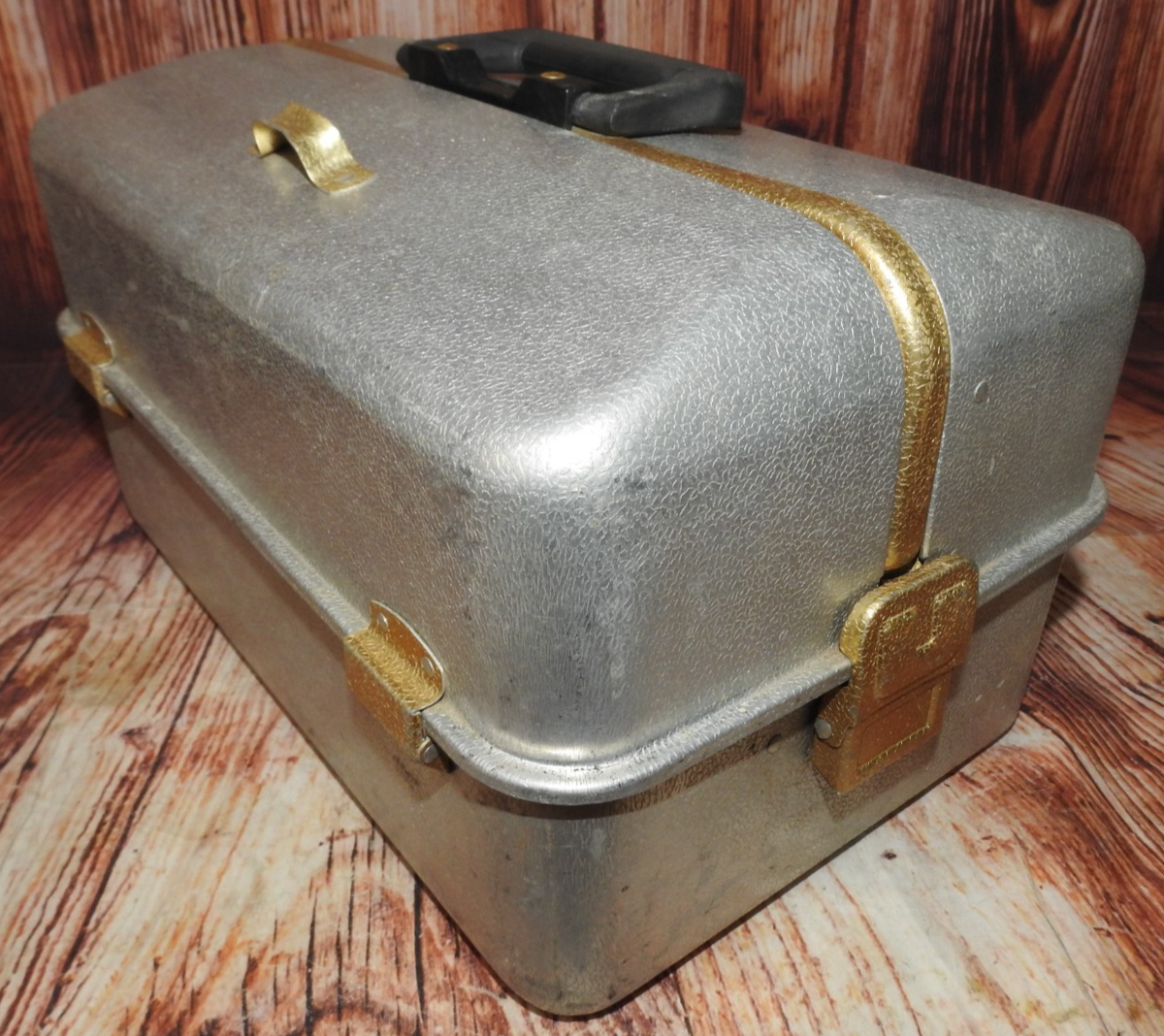 40k tackle box metal Vintage UMCO 800A Aluminum And Brass Cantilever Tackle Box w/tackle 15 X 9  X 9
