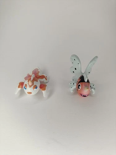 Goldeen & Seaking TOMY Pokemon Figures 1999 Nintendo 2" - Vintage