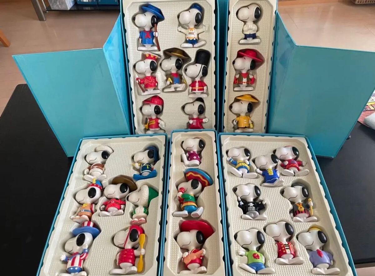 1998 McDonalds Happy Meal Toy Peanuts Snoopy World Tour 28