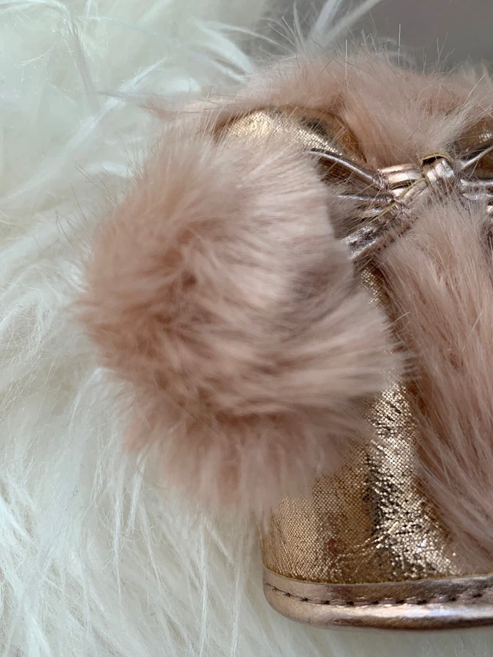 ALDO Bebé Niña Rosa Zapatos Talla 2 Botines Sin Cordones 3-6 Meses Melocotón Dorado Pom Pom Foto 4 de 4