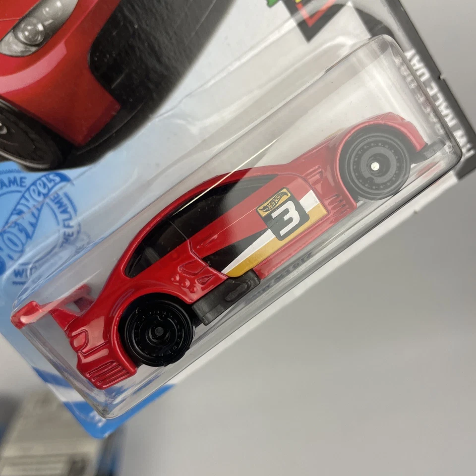 2 x Hot Wheels Race Day 2021 Porsche 935 Magnus Walker 5/10 - BMW M3 GT2 4/10 Foto 3 de 4