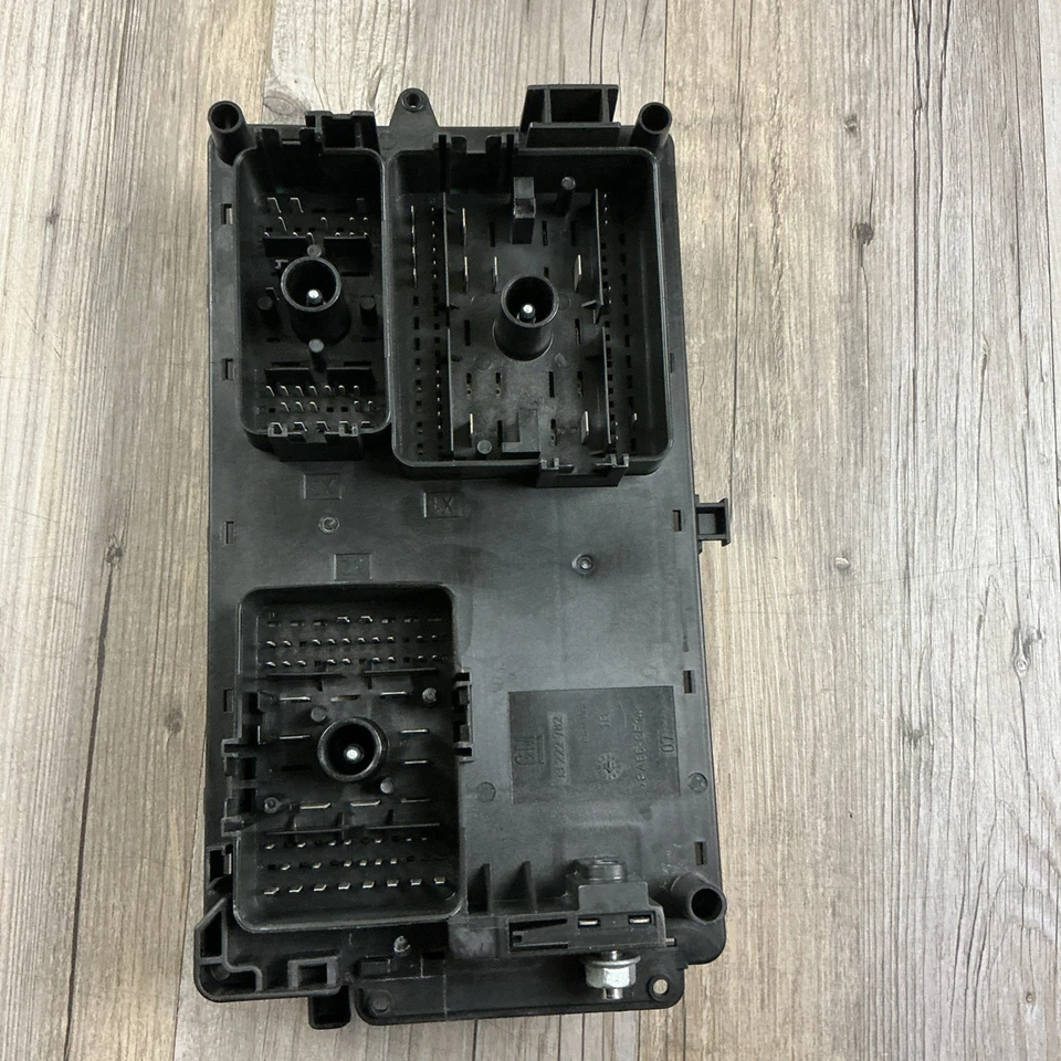 2011-2014 Chevrolet Cruze 1.4L OEM Engine Fuse/Relay Junction Box P/N 95216200 - Image 4 of 4