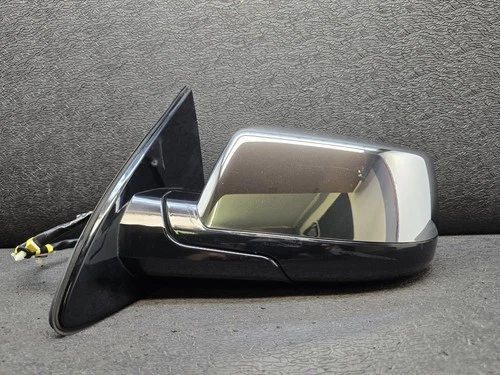 OEM 2015-2020 GM TAHOE YUKON DRIVER MIRROR CHROME BLIND SPOT LEFT SIDE 84347487