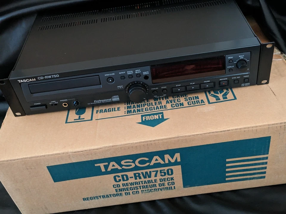 Tascam CD-RW750 CD Recorder Rewriter Studio Grade CD-R/CD-RW Burner Complete Box - Image 4 of 4
