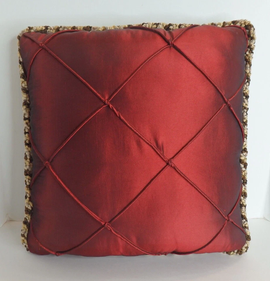 Hermosa Almohada Satinada Punta Aguja Lavanda Dorado Metálico, Cinta, Elegante 14.5" Foto 4 de 4