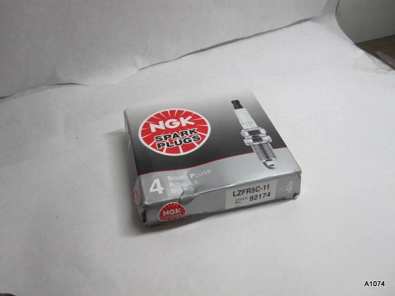Paquete de 4 nuevos NGK LZFR5C-11 para Jeep Renegade Chrystler 300 2016-2017 2009-2017 Foto 2 de 4