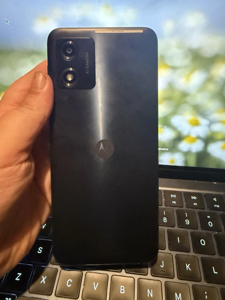 Motorola E13 - 128GB/8GB - Nero - Immagine 2 di 4