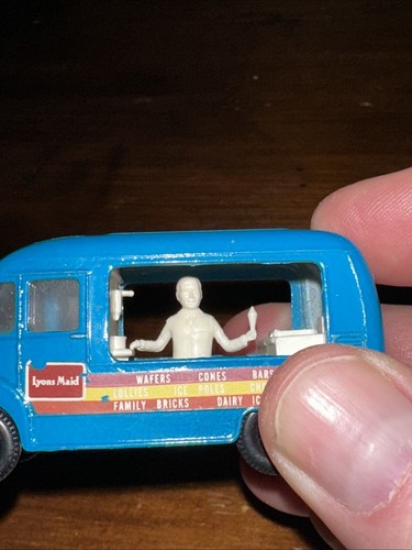 Matchbox Lesney #47 Commer Ice Cream Canteen Regular Wheels Lyons Maid 1963 Blue - Picture 2 of 10