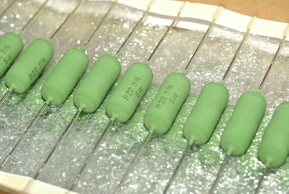 4pcs - Vishay-BC(PHILIPS) AC05 5W 5% Cemented Wirewound Resistor - Image 3 of 4