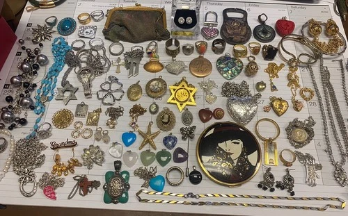 Vintage & Unique Mixed Costume Jewelry Collection**** Lot 14