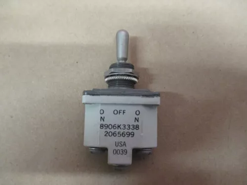 EATON 81640 SWITCH 8906K3338 NEW