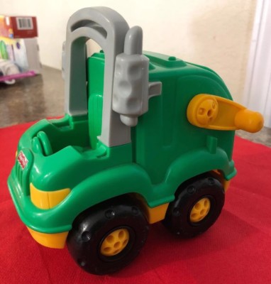 little people garbage truck