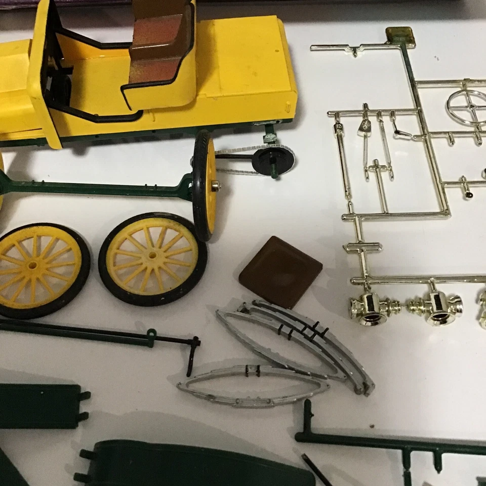 Aurora, Old Timers, Modelo de piezas de Buick Bug. ¿Escama? Foto 4 de 4