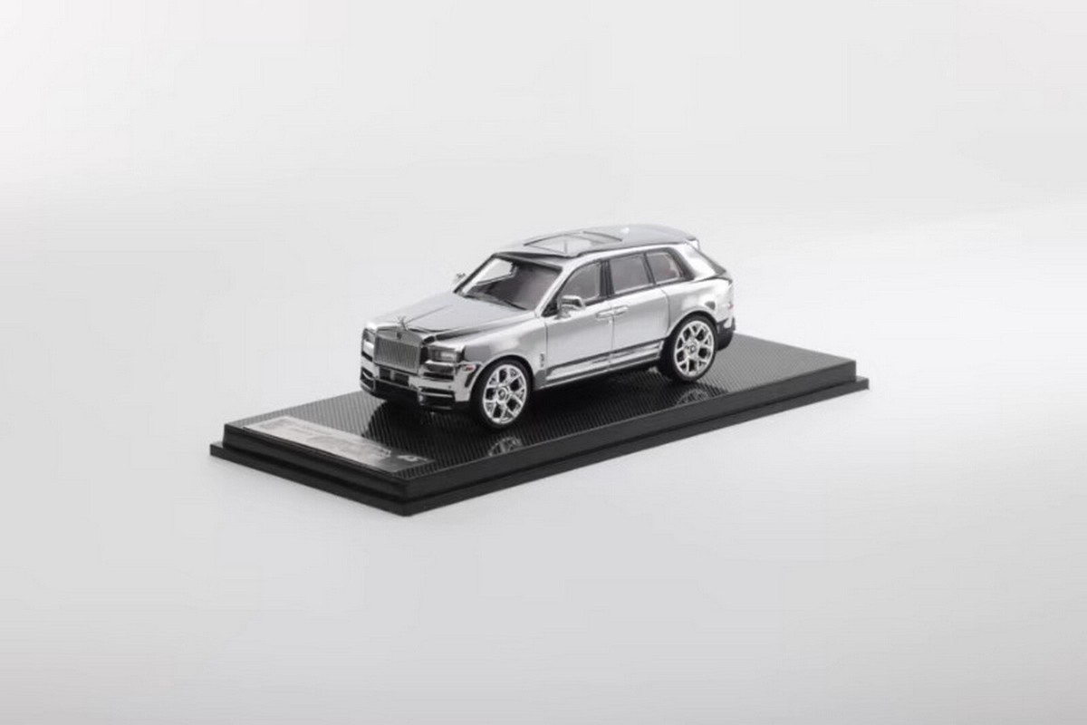 SCA 1/64 Scale Rolls Royce Cullinan Electroplated silver