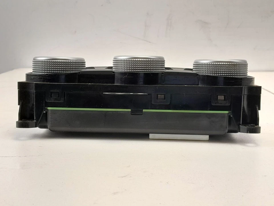 SUBARU Xv D Se Awd 2016 Heater Control Panel 72311 fj820 - Image 2 of 4