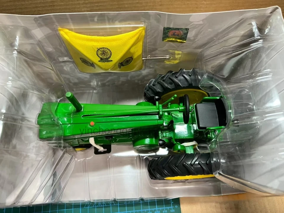 Vintage Ertl John Deere 1953 Model 70 Row Crop Tractor Toy In Box 1/16 Scale - Image 2 of 4