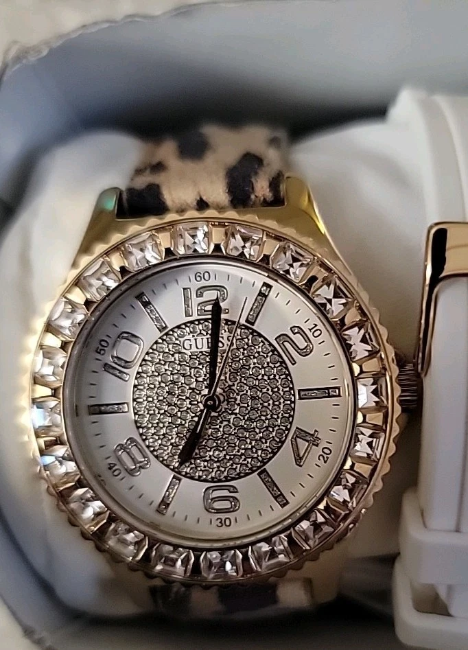 Barely Used-Guess U0714L2 Interchangeable White Silicone Band Watch+3 extra band - Image 3 of 4