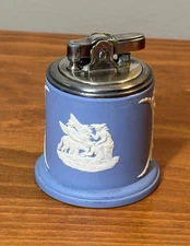 Unique 1954 Ronson & Wedgwood England Jasperware Blue & Cream Table Lighter