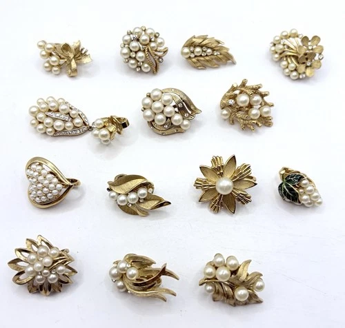 VINTAGE SIGNED TRIFARI SINGLE BRUSH GOLD FAUX PEARL EARRING LOT