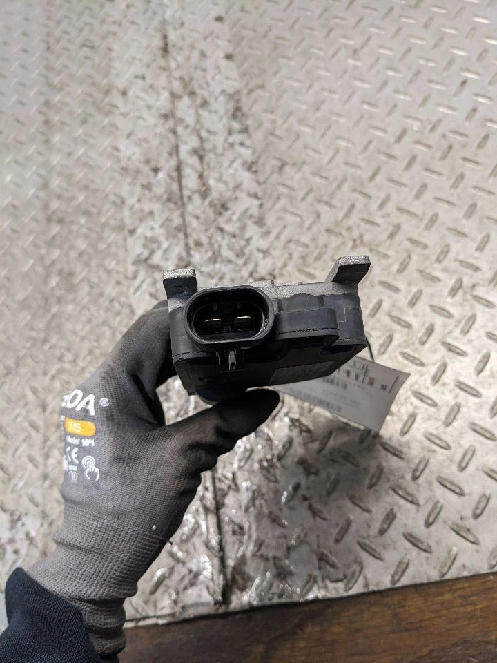 Relé módulo de control del ventilador de refrigeración Ford Edge Lincoln MKX 2011-2014 7T43-81177468 Foto 4 de 4