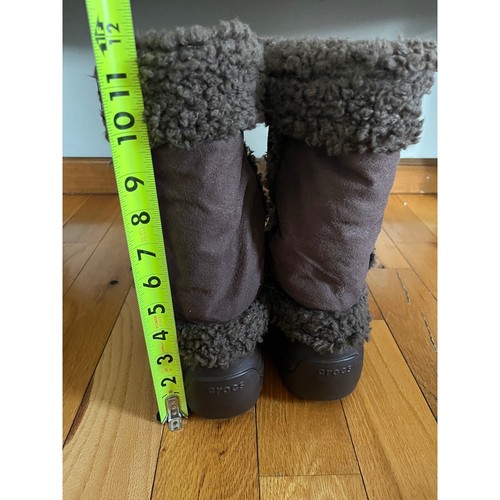 Crocs Women's Nadia Brown Sherpa Faux Fur Lined Boot Size 8 - Picture 4 of 7