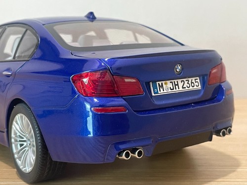 Paragon 1/18 BMW (F10M)M5 San Marino Blu Edizione Concessionaria (PA-97014) - Foto 11 di 15