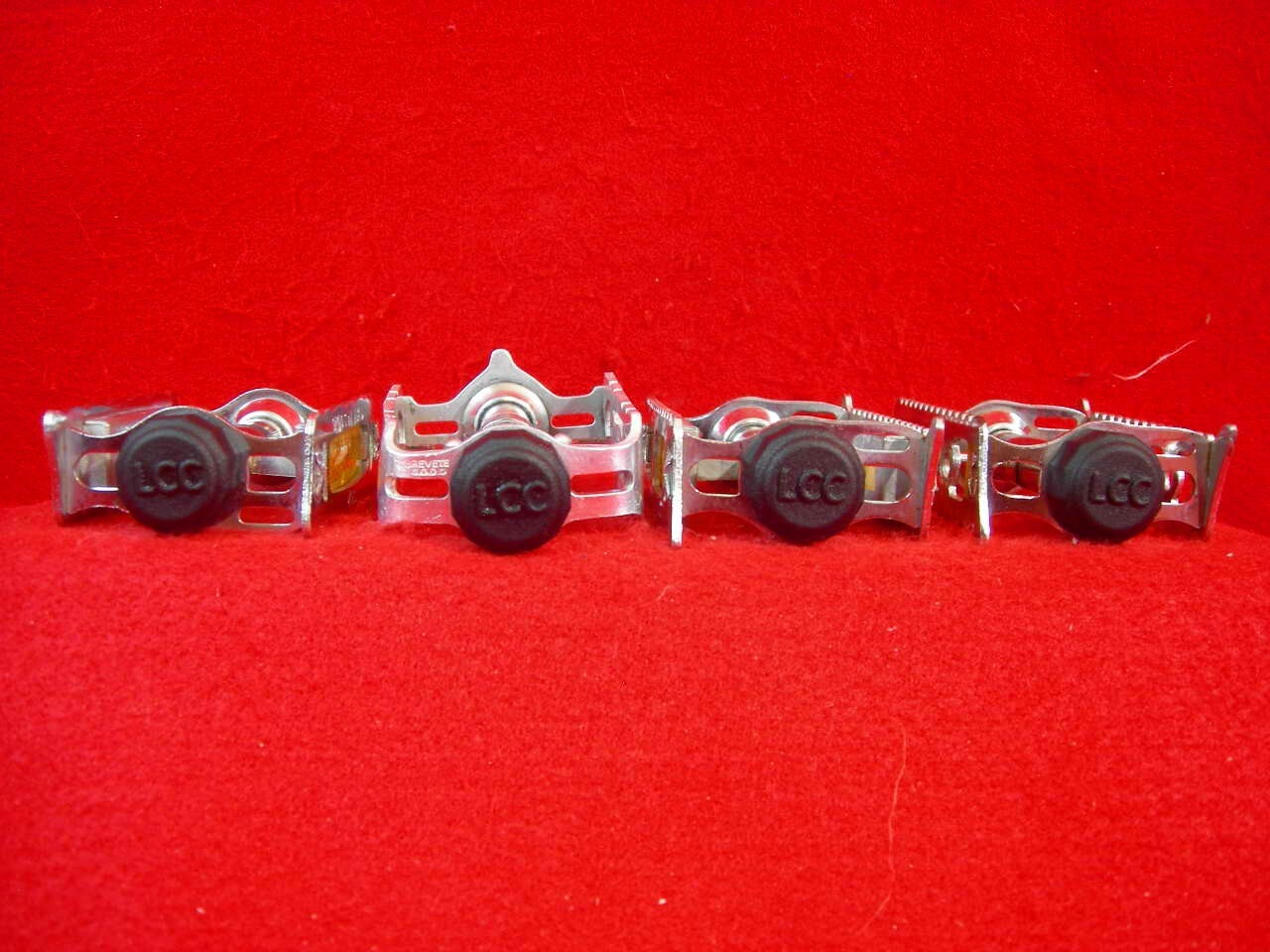 Lyotard Pedal Dust Cap Black 136R (2 per set) USA New - Picture 5 of 8