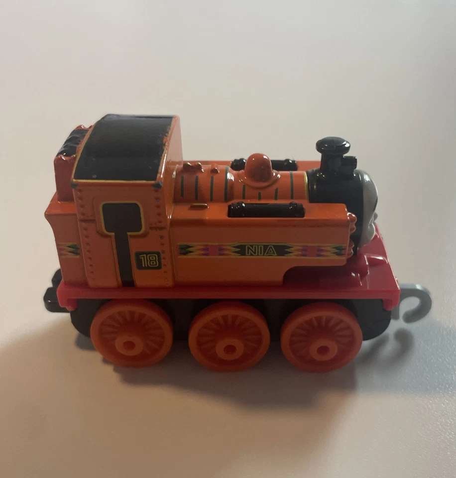 Thomas and Friends Adventures Nia Diecast Train 2020 - Image 3 of 4
