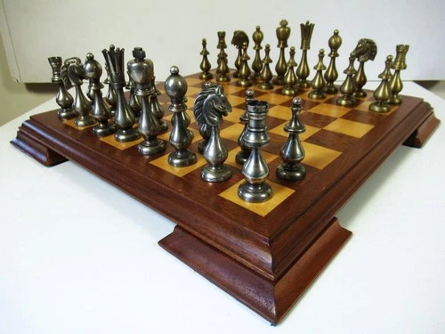 VINTAGE ITALFAMA SOLID BRASS CHESS SET Q 97mm + CUSTOM MADE CHESS BOARD