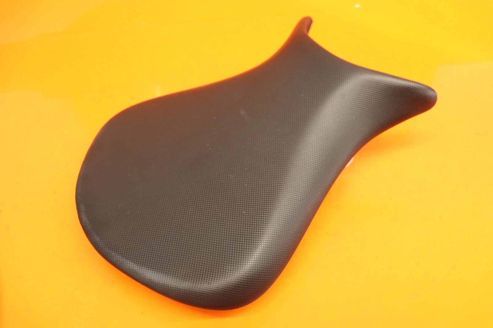 2007-2008 KAWASAKI NINJA ZX6R OEM FRONT DRIVERS SEAT PAD SADDLE PILLION *NO RIP*