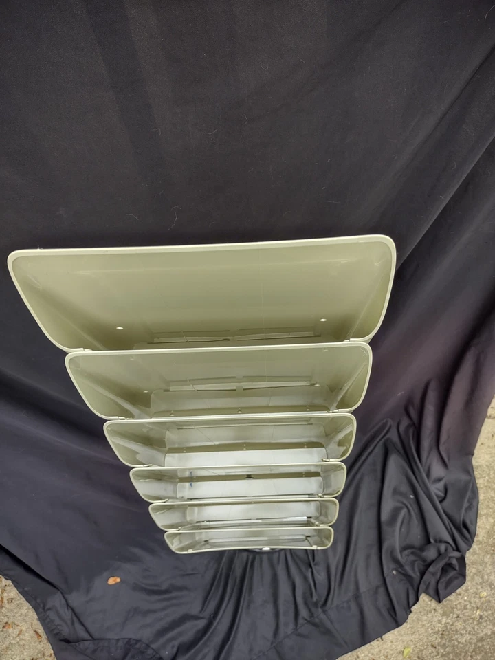 Soporte para cargador de pie Eldon blanco y cromado de colección de los años 80 ~ decoración de oficina Foto 3 de 4