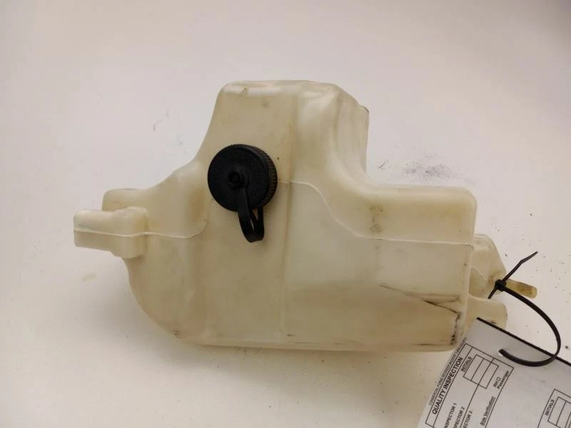 Nissan Máxima 2004-2008 depósito de refrigerante Foto 2 de 4