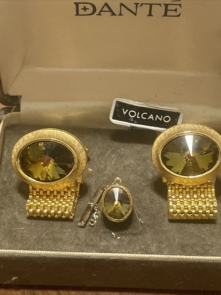 GEMELOS VOLCANO VINTAGE DANTE ORO CEPILLADO EN CAJA CON PASADOR DE CORBATA ¡EN MUY BUEN ESTADO!! Foto 2 de 4