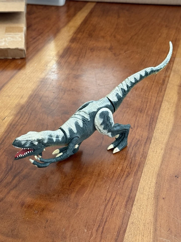 JURASSIC PARK THE LOST WORLD Kenner 1997 Dinossauro JP .13 Velociraptor (Ciclope) - Imagem 3 de 3