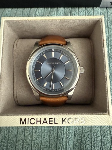 Men’s Michael Kors Watch Excellent Condition Authentic with original packaging - Picture 2 of 3