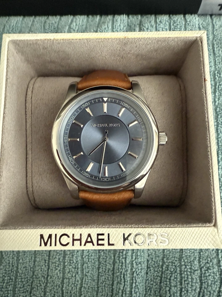 Men’s Michael Kors Watch Excellent Condition Authentic with original packaging  - Image 2 of 3