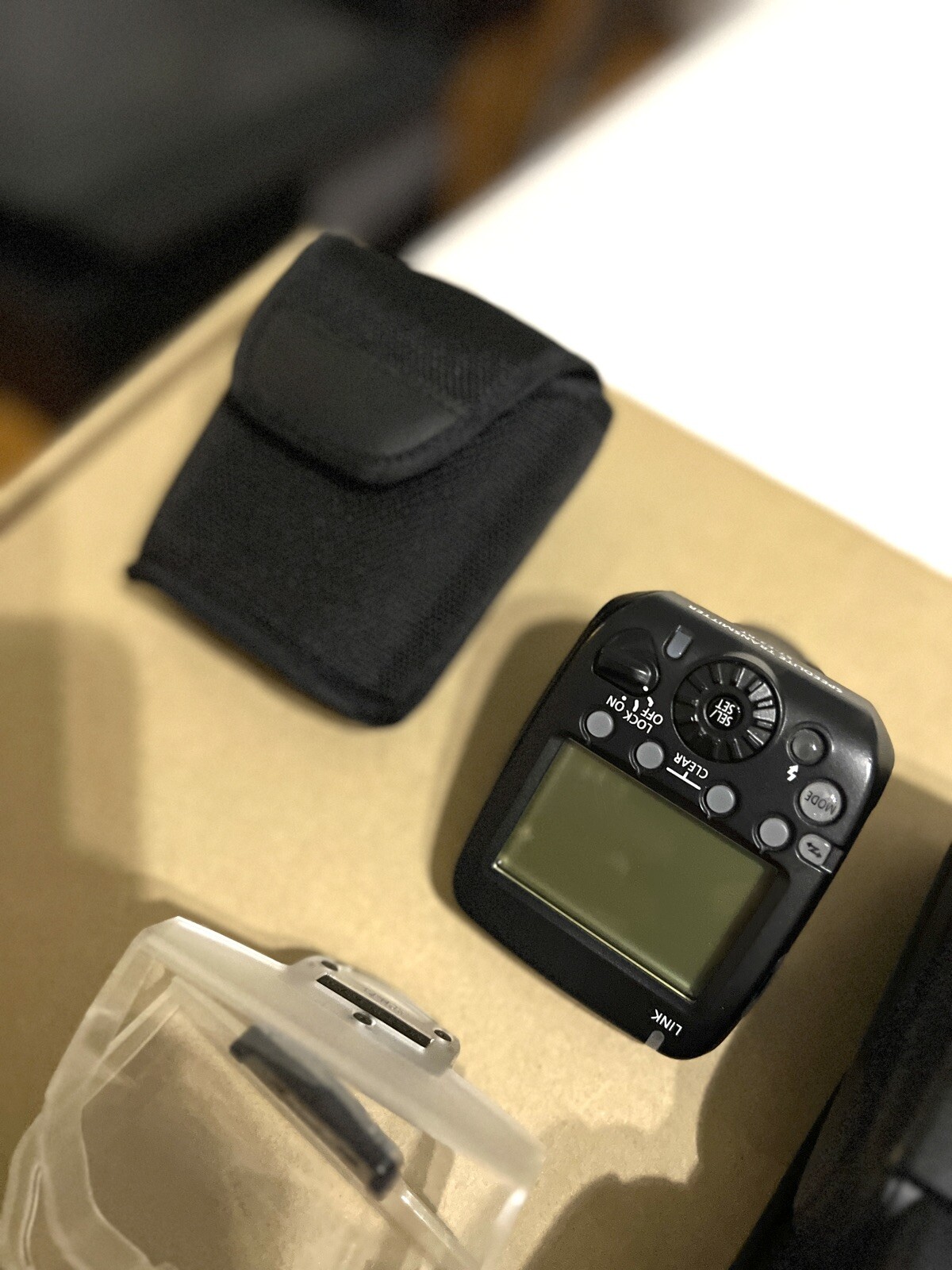 2 Canon 600EXRT Speedlites & STE3RT Wireless Controller 13803142471