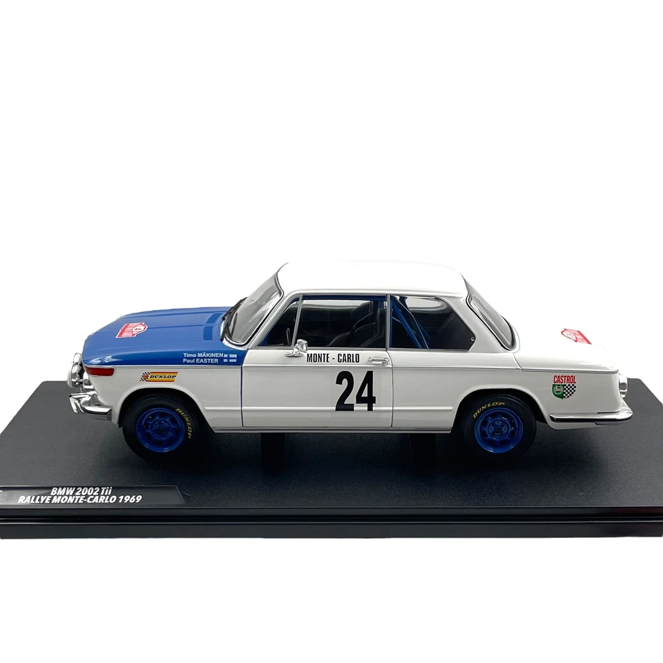 Modellino Auto Solido 1/18 BMW TII Rallye MonteCarlo 2002 #24 White - Immagine 3 di 4