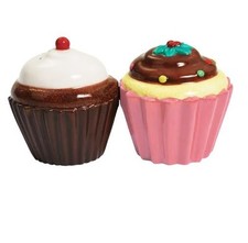 WESTLAND MWAH CERAMIC CUPCAKE KISSABLE MAGNETIC SALT+PEPPER SHAKER-NEW+BOX-94417