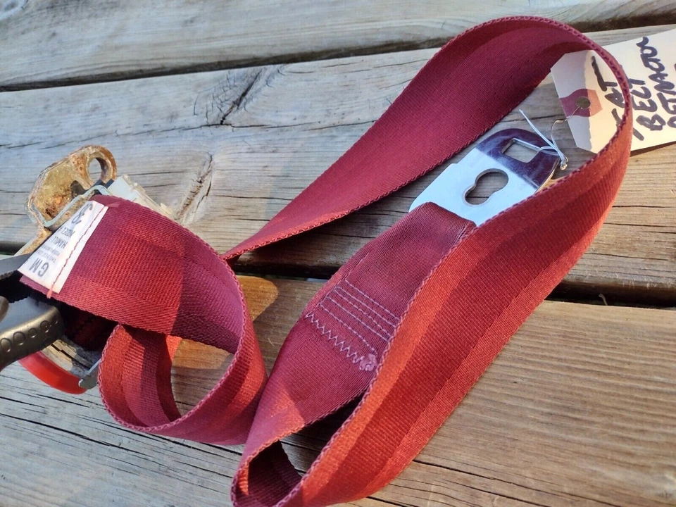 1970-е GM Cadillac Eldorado ПЕРЕДНИЙ ВОДИТЕЛЬСКИЙ БОКОВОЙ натяжитель ремня безопасности *КРАСНЫЙ* ОЧЕНЬ ХОРОШЕЕ СОСТОЯНИЕ - Изображение 3 из 4