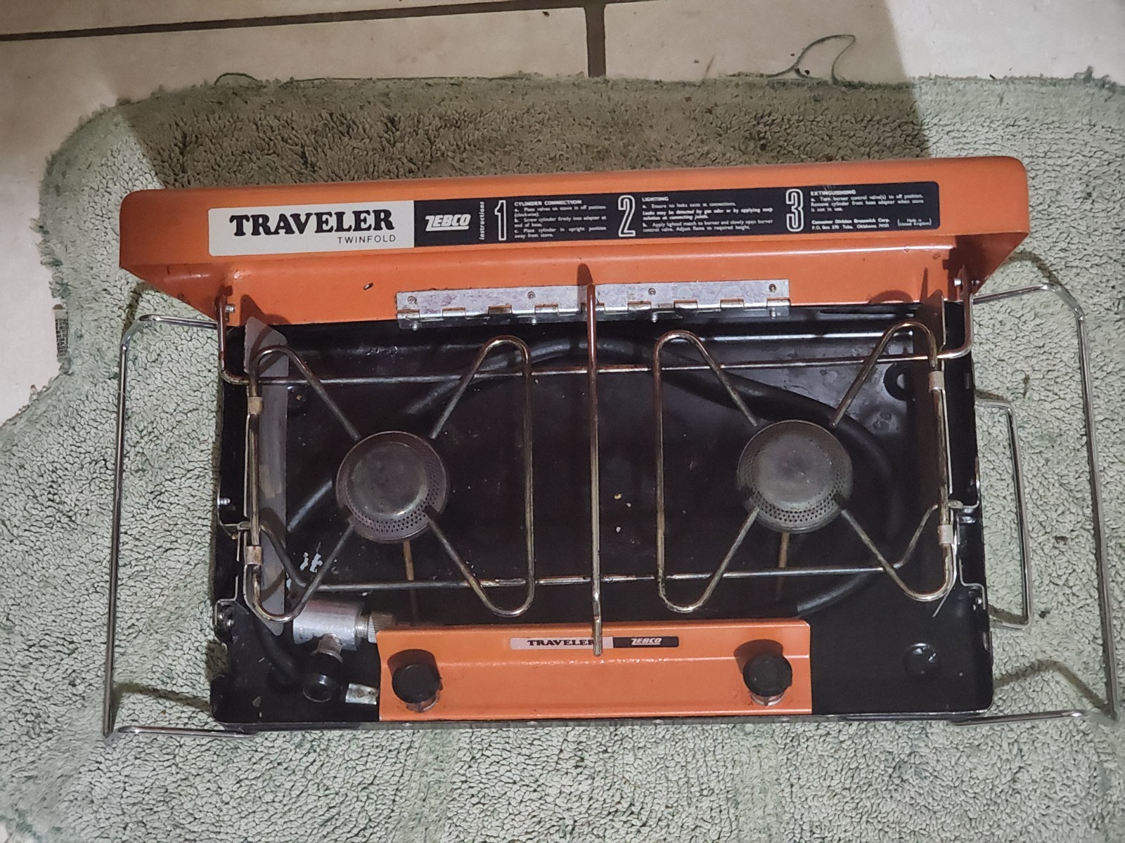 Vintage Zebco Traveler Twinfold Portable Propane 2-Burner Stove Orange 2300 NOB