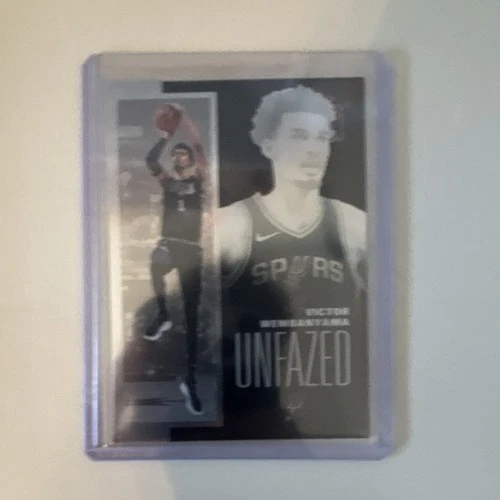 2025 Topps Signature Victor Wembanyama Base (RAW)