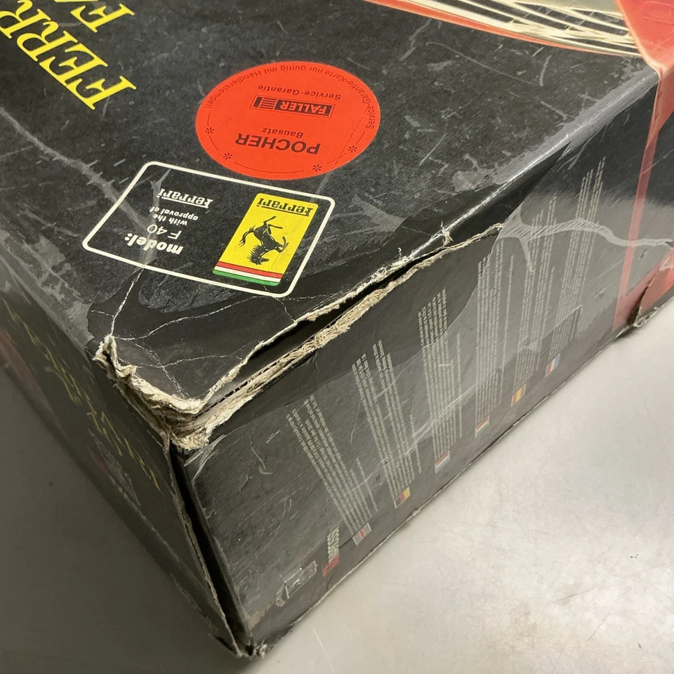 Pocher FERRARI F40 - INIZIATO - 1/8 RivaRossa K 55 Kit Da Montare Vintage Auto - Immagine 3 di 4