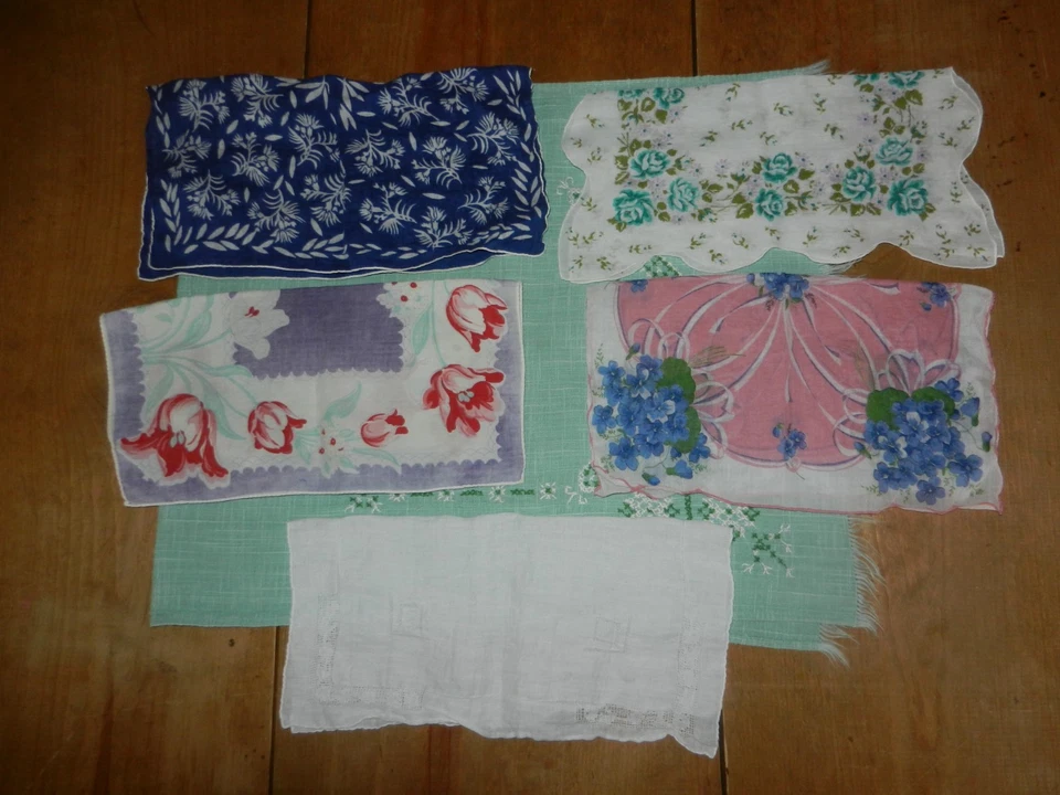 Pañuelos vintage 4 forales y 1 blancos Foto 2 de 2