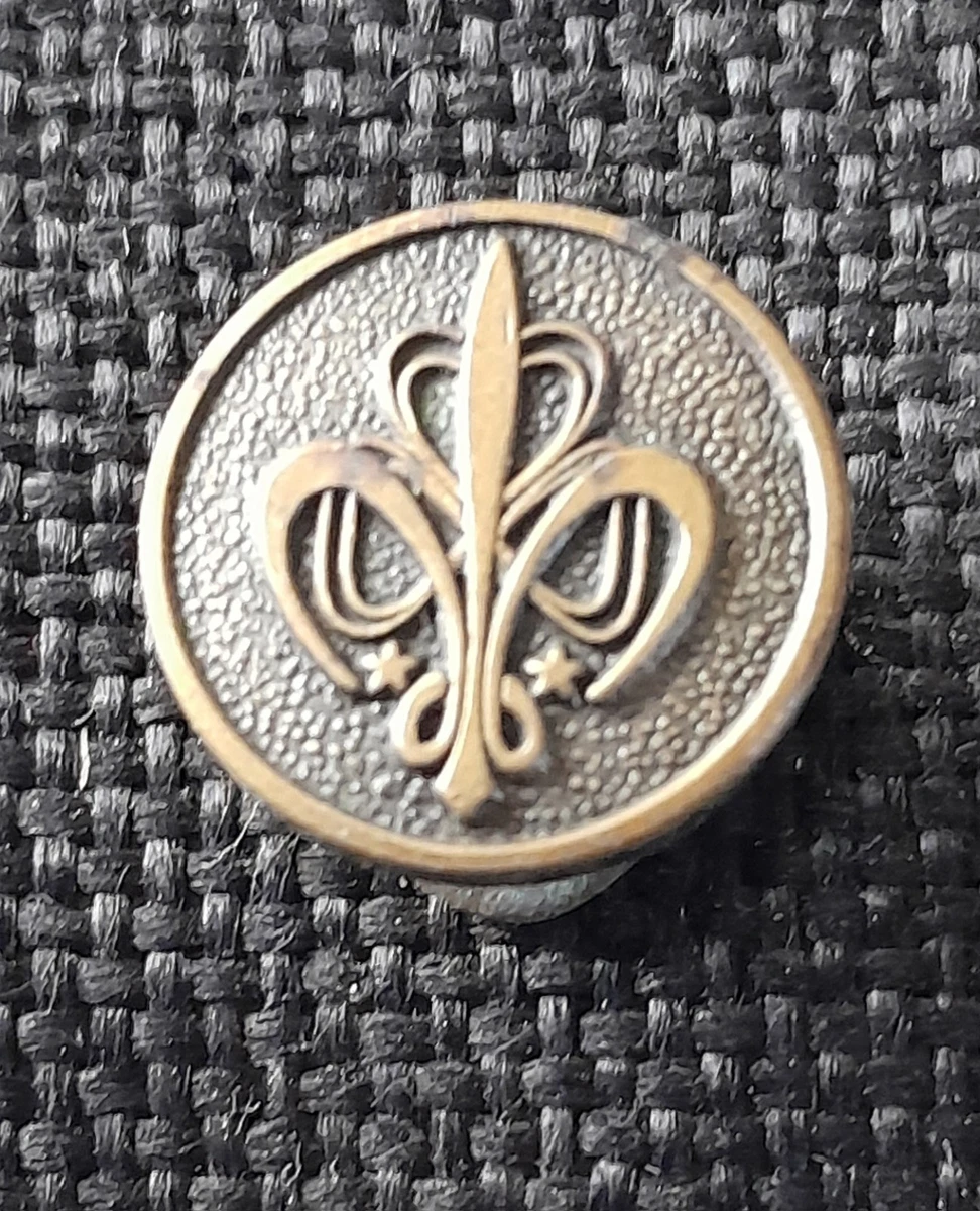 Broche ventail YSL en or avec cristaux de saphir bleu Circa 1990 im Broche ventail YSL en or avec cristaux de saphir bleu Circa 1990 im