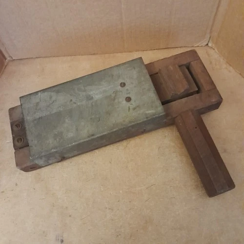 WWII APR Air Raid Wardens Rattle Broad Arrow Military R.C.D. IV H10 1944 WW2