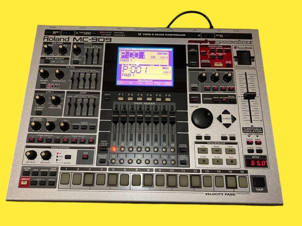 Roland MC-909 Music Sampler Sampling Groovebox Drum Machine[Memory  