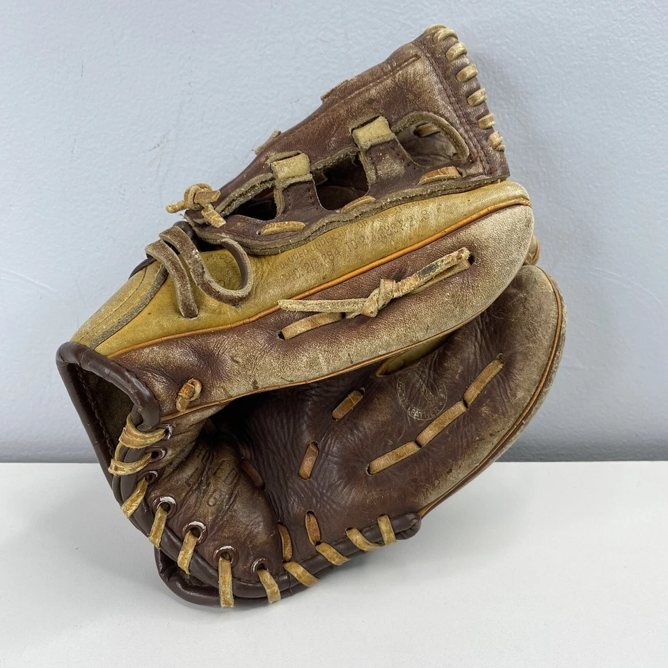 Regent Baseball Glove Brown RHT Leather 10" Vintage Little League - Image 3 of 4