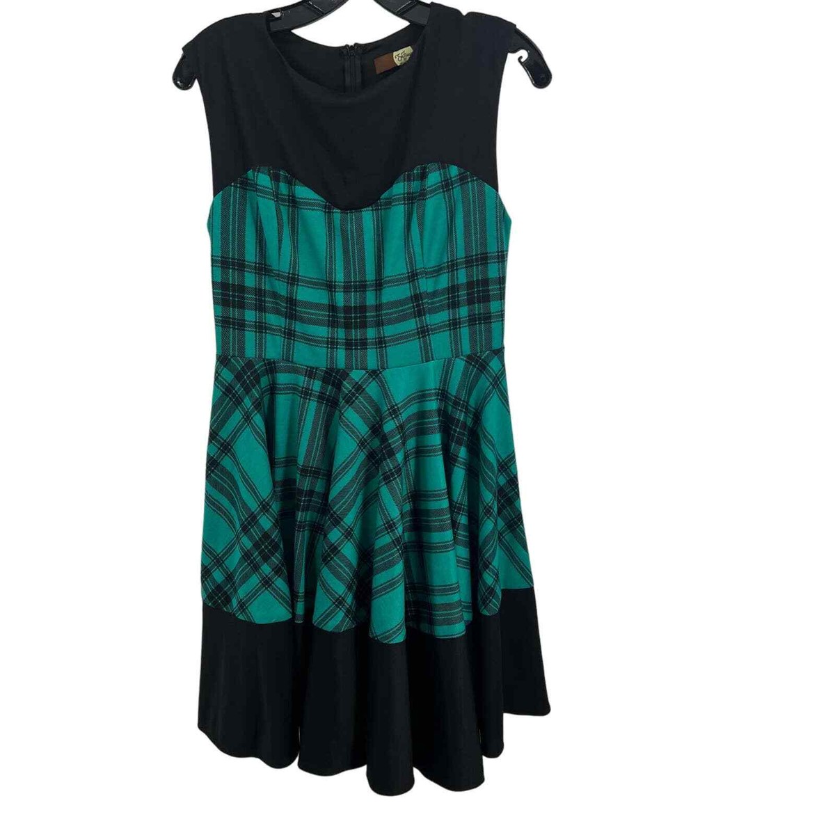 green emerald velvet dress Sequin Short Sleeve Midi Eva Franco Callas Dress  Christmas Green